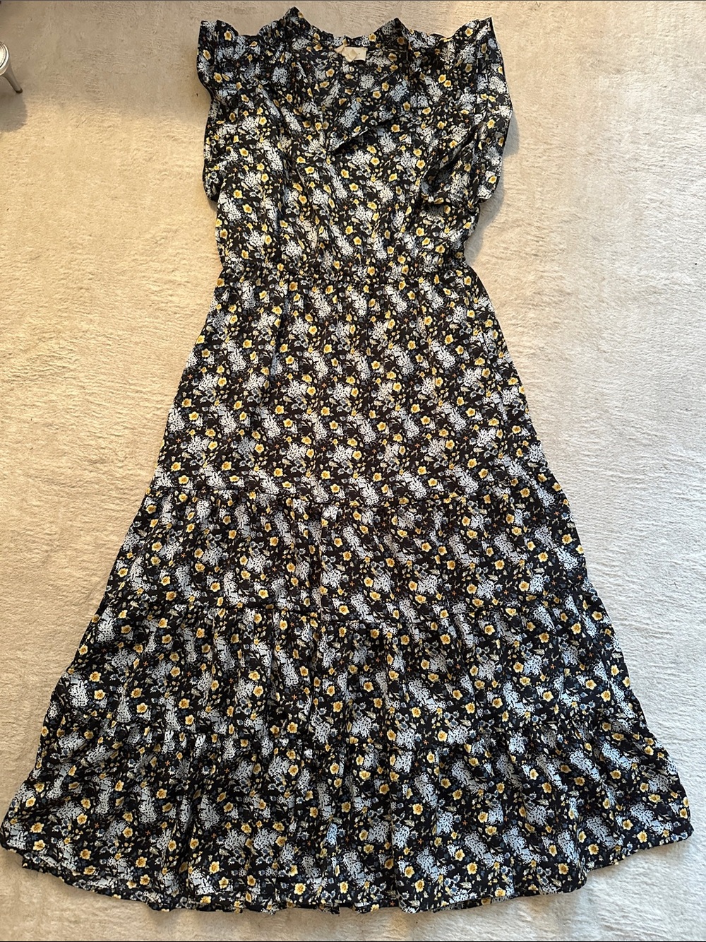 MELLODAY Black Maxi Dress with White and Yellow Floral Print